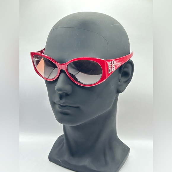 Givenchy Sunglasses SGV556 - Picture 7 of 7